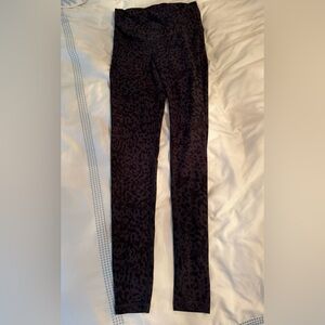 Old Navy Active Black Patterned Leopard Full Length Leggings Size L